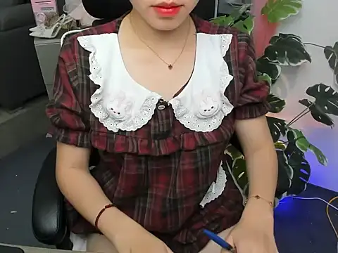 Snapshot of Xiao_cute chatting on 10/18/25, 03:13 Xiao cute online show from 10/18/25, 03:13