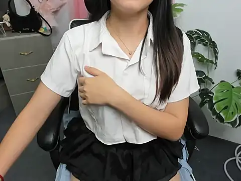 Snapshot of Xiao_cute chatting on 10/26/25, 11:49 Xiao cute online show from 10/26/25, 11:49