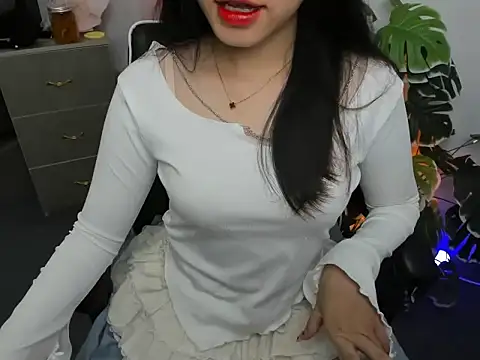 Snapshot of Xiao_cute chatting on 11/06/25, 01:12 Xiao cute online show from 11/06/25, 01:12