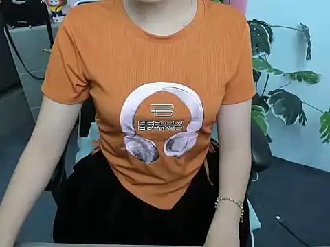 Snapshot of Xiao_cute chatting on 11/20/25, 02:39 Xiao cute online show from 11/20/25, 02:39