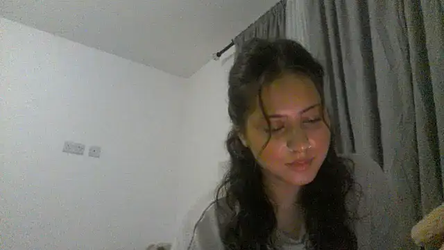 Snapshot of laylabliss chatting on 10/08/25, 01:14 laylabliss online show from 10/08/25, 01:14