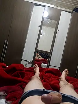 Gustavo198045 online show from 10/28/25, 01:31