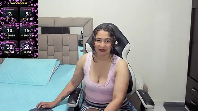 Snapshot of gabrielaponce11 chatting on 05/06/26, 02:44 gabrielaponce11 online show from 05/06/26, 02:44