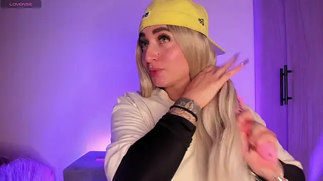 scarlett Collinss online show from 11/05/25, 05:29