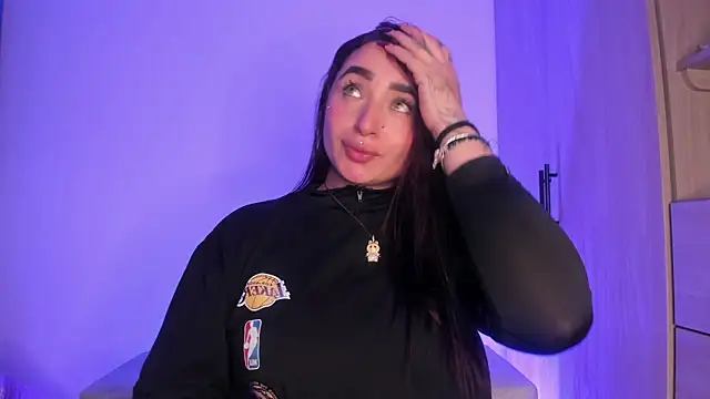 scarlett Collinss online show from 11/19/25, 05:07