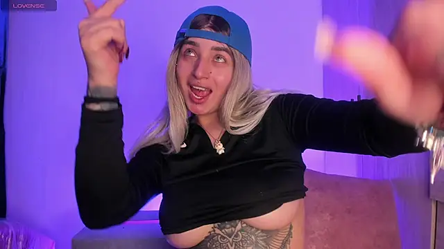 scarlett Collinss online show from 11/27/25, 05:20