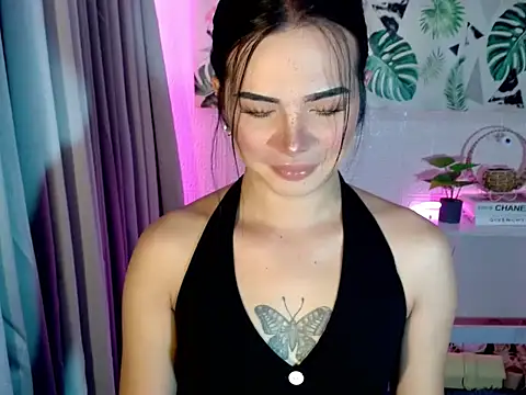 Snapshot of _SexyButterfly chatting on 10/10/25, 10:25  SexyButterfly online show from 10/10/25, 10:25