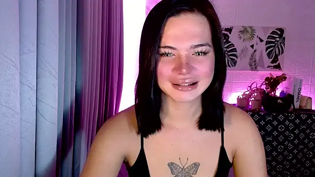 Snapshot of _SexyButterfly chatting on 10/14/25, 08:20  SexyButterfly online show from 10/14/25, 08:20