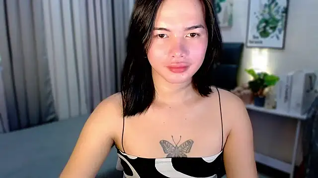 Snapshot of _SexyButterfly chatting on 10/24/25, 06:10  SexyButterfly online show from 10/24/25, 06:10