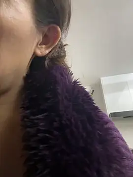 Snapshot of anna_yngs chatting on 09/20/25, 01:17 anna yngs online show from 09/20/25, 01:17