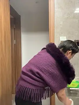 Snapshot of anna_yngs chatting on 10/02/25, 01:18 anna yngs online show from 10/02/25, 01:18