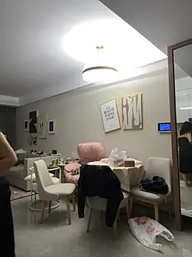 Snapshot of anna_yngs chatting on 10/11/25, 12:47 anna yngs online show from 10/11/25, 12:47