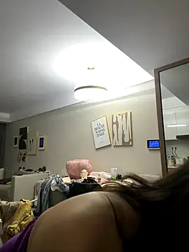 Snapshot of anna_yngs chatting on 10/12/25, 12:59 anna yngs online show from 10/12/25, 12:59