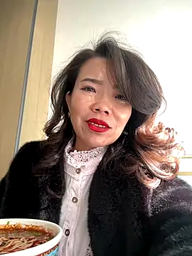 Snapshot of anna_yngs chatting on 11/04/25, 07:07 anna yngs online show from 11/04/25, 07:07