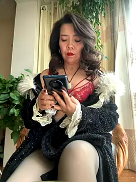 Snapshot of anna_yngs chatting on 11/14/25, 08:57 anna yngs online show from 11/14/25, 08:57