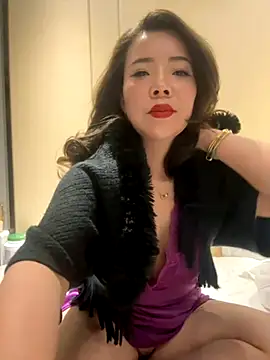 Snapshot of anna_yngs chatting on 11/23/25, 01:27 anna yngs online show from 11/23/25, 01:27