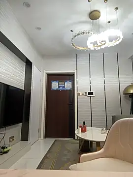 Snapshot of anna_yngs chatting on 11/25/25, 10:48 anna yngs online show from 11/25/25, 10:48