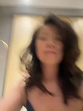 Snapshot of anna_yngs chatting on 12/01/25, 10:37 anna yngs online show from 12/01/25, 10:37