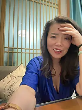 anna yngs online show from 04/24/26, 08:17