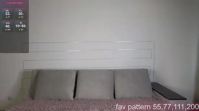 Snapshot of UwuSabrina chatting on 11/16/25, 06:52 UwuSabrina online show from 11/16/25, 06:52