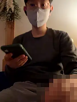 Snapshot of tom19899q chatting on 11/13/25, 04:17 tom19899q online show from 11/13/25, 04:17