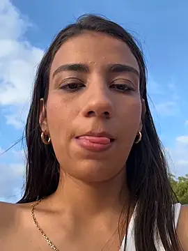 Snapshot of -juicy_ chatting on 11/03/25, 09:38 -juicy online show from 11/03/25, 09:38