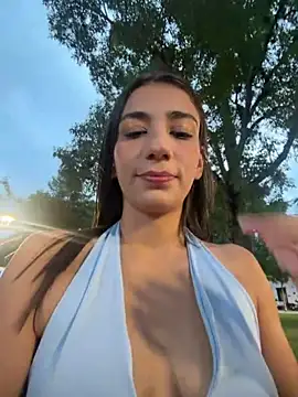 Snapshot of -juicy_ chatting on 11/30/25, 10:36 -juicy online show from 11/30/25, 10:36