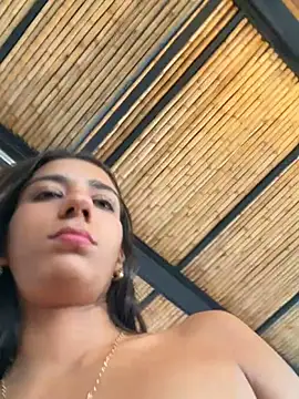 Snapshot of -juicy_ chatting on 12/14/25, 09:41 -juicy online show from 12/14/25, 09:41