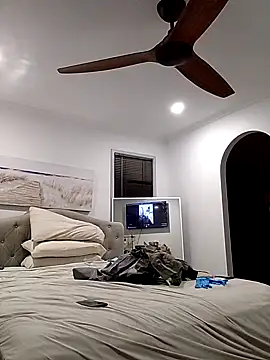 Snapshot of iamthepublickmasterbater chatting on 09/20/25, 04:30 iamthepublickmasterbater online show from 09/20/25, 04:30