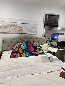 Snapshot of iamthepublickmasterbater chatting on 10/19/25, 10:27 iamthepublickmasterbater online show from 10/19/25, 10:27