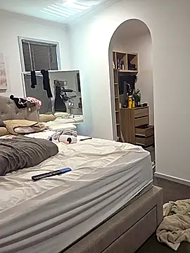 Snapshot of iamthepublickmasterbater chatting on 12/04/25, 11:24 iamthepublickmasterbater online show from 12/04/25, 11:24