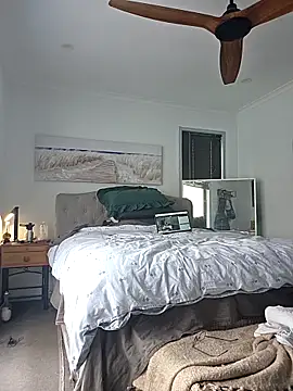 Snapshot of iamthepublickmasterbater chatting on 12/16/25, 11:10 iamthepublickmasterbater online show from 12/16/25, 11:10