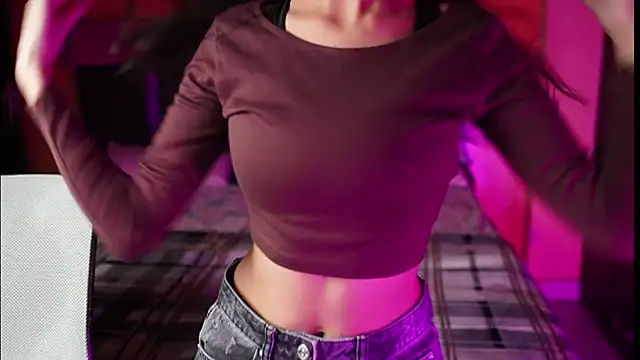 NidhiChandra online show from 09/17/25, 10:50