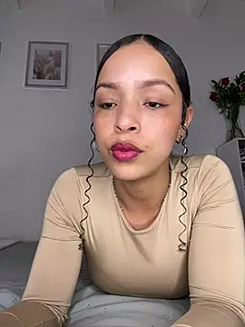 Yasmin777  online show from 07/20/26, 09:28