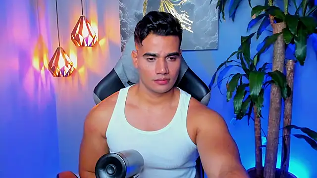 Snapshot of AndresR3 chatting on 11/10/25, 12:42 AndresR3 online show from 11/10/25, 12:42