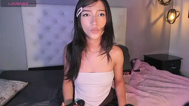 Nicollee Heart online show from 09/10/25, 01:55