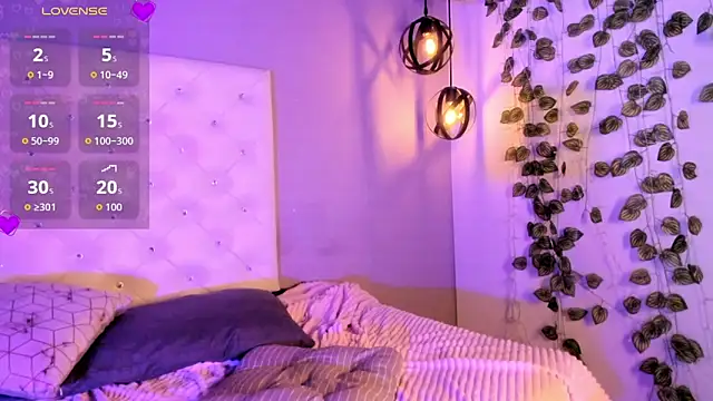 Nicollee Heart online show from 04/04/26, 01:41