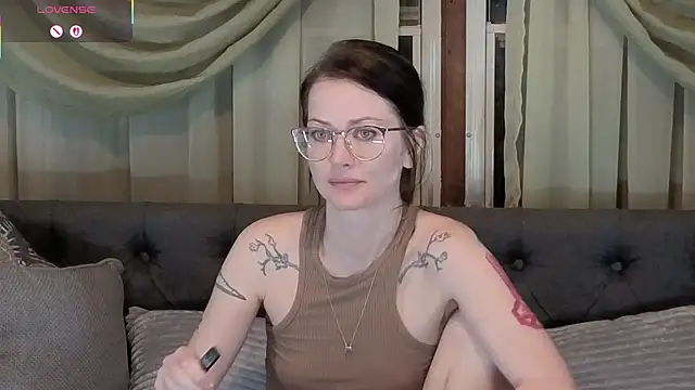 Snapshot of kohlbird chatting on 11/23/25, 12:43 kohlbird online show from 11/23/25, 12:43