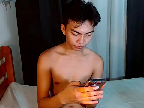 Snapshot of urguy_marco chatting on 09/19/25, 10:49 urguy marco online show from 09/19/25, 10:49