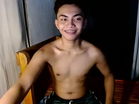 Snapshot of urguy_marco chatting on 10/14/25, 04:02 urguy marco online show from 10/14/25, 04:02