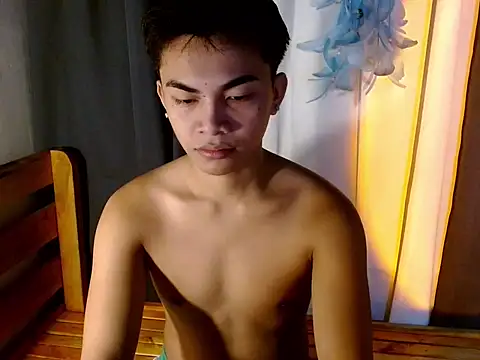 Snapshot of urguy_marco chatting on 10/25/25, 12:34 urguy marco online show from 10/25/25, 12:34