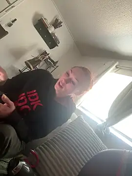 Bleuk online show from 04/19/26, 04:17