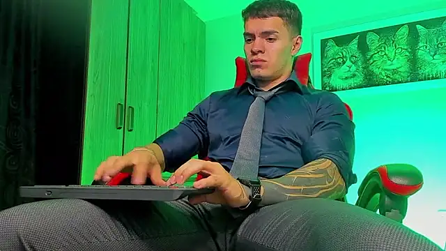 Snapshot of ALPHA_DOMINUS_ chatting on 09/14/25, 04:00 ALPHA DOMINUS online show from 09/14/25, 04:00