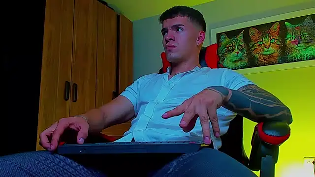 Snapshot of ALPHA_DOMINUS_ chatting on 09/26/25, 02:15 ALPHA DOMINUS online show from 09/26/25, 02:15