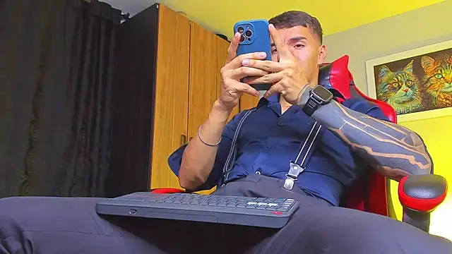 Snapshot of ALPHA_DOMINUS_ chatting on 09/29/25, 03:44 ALPHA DOMINUS online show from 09/29/25, 03:44