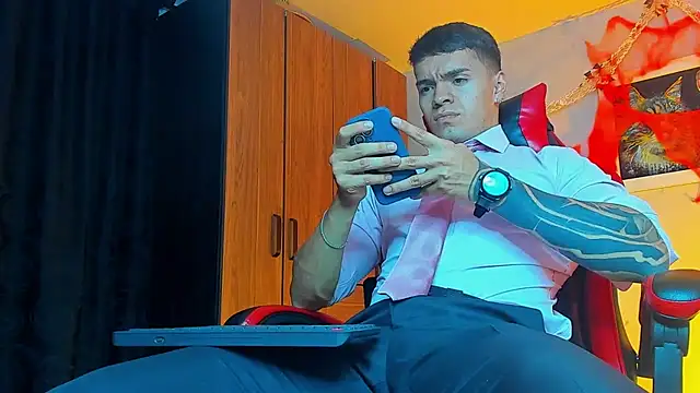 Snapshot of ALPHA_DOMINUS_ chatting on 10/17/25, 03:31 ALPHA DOMINUS online show from 10/17/25, 03:31