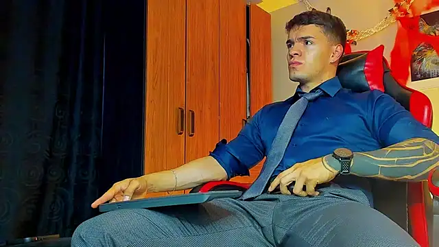 Snapshot of ALPHA_DOMINUS_ chatting on 10/20/25, 03:29 ALPHA DOMINUS online show from 10/20/25, 03:29