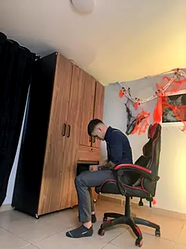 Snapshot of ALPHA_DOMINUS_ chatting on 10/23/25, 04:23 ALPHA DOMINUS online show from 10/23/25, 04:23