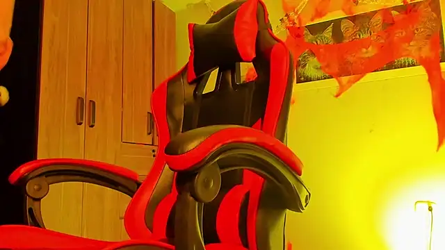 Snapshot of ALPHA_DOMINUS_ chatting on 10/29/25, 03:53 ALPHA DOMINUS online show from 10/29/25, 03:53