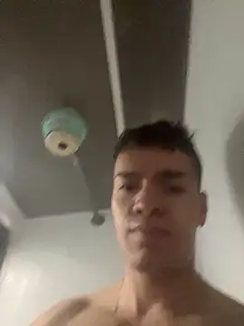 Snapshot of ALPHA_DOMINUS_ chatting on 10/30/25, 01:40 ALPHA DOMINUS online show from 10/30/25, 01:40